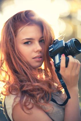 Professionelle Aktfotos wirken sehr erotisch. erotische_frau_mit_kamera