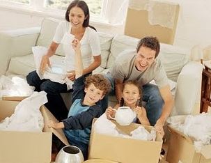 Umzugskartons packen Umzugskarton packen