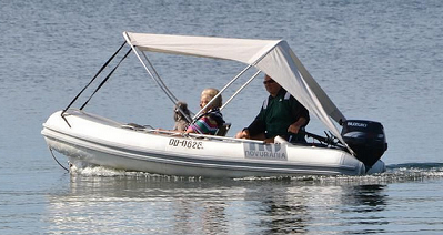 Bild Schlauchboot mit Motor