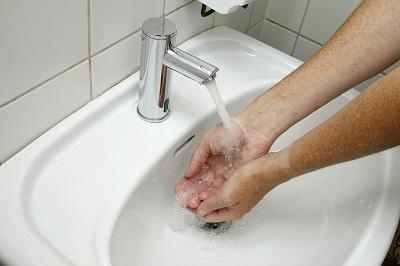 Bild Badezimmer Armatur - Berührungsloser Wasserhahn