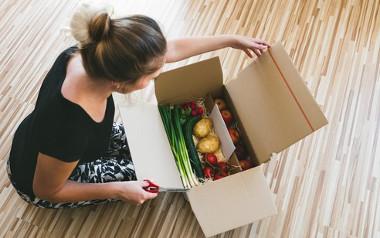 Bild Kiste mit Obst und Gemüse