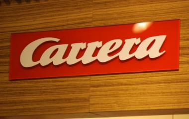 Spielzeug von Carrera ist nicht nur bei Kindern zeitlos beliebt. Bild Carrera Logo