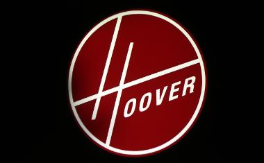 1999 und 2007 wurden das europäische bzw. das amerikanische Geschäft verkauft. Bild Hoover Logo