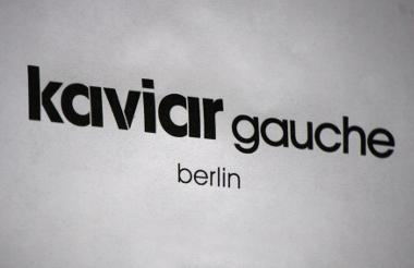 Die Designerinnen bezeichnen ihren Stil als 'modernen Glamour'. Bild Logo Kaviar Gauche
