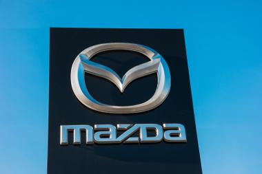 Seit 2015 besteht eine Partnerschaft zwischen Mazda und Toyota. Bild Mazda Logo