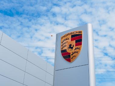 Das Markenlogo enthält das Stuttgarter Wappentier. Bild Porsche Logo