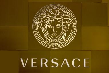 Versace Merkmale Materialien Und Geschichte Markt De