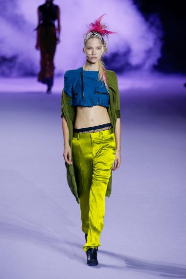 2012 gewann das Label den Fashion Group International Award. Bild Model trägt Haider Ackermann