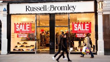 Bild Russel und Bromley Geschäft von außen