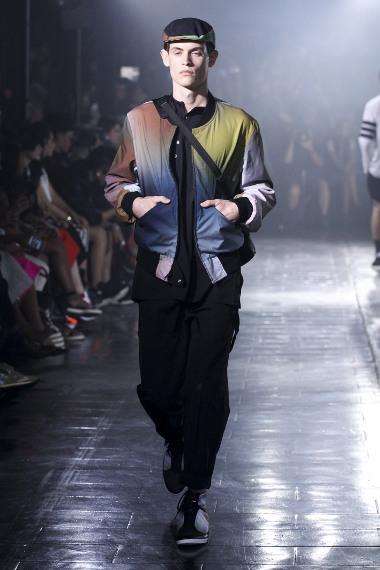 Das Modelabel wurde 2004 von Yohij Yamamoto und Adidas gegründet. Bild Y-3 Mode