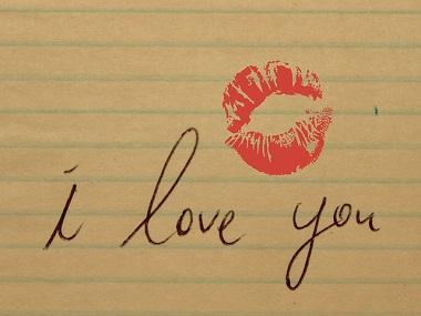 Ein handgeschriebener Liebesbrief kann sehr romantisch sein.