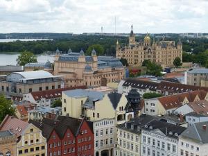 Bild Aussicht von oben über Mecklenburg-Vorpommern und dem Schloss