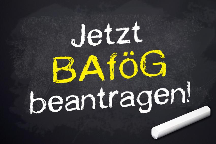 Die Förderung orientiert sich nicht am Kalenderjahr, sondern an den Semesterangaben der jeweiligen Hochschule BAföG beantragen