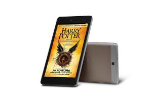 Das MEDION E-Tab E6912 Bild ALDI life eBooks mit MEDION E-Tab vor weißem Hintergrund