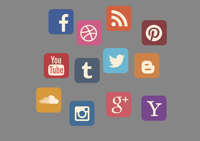 Teile Deine Anzeige mit Freunden und Bekannten, um so Deine Verkaufschancen zu erhöhen. Social Media